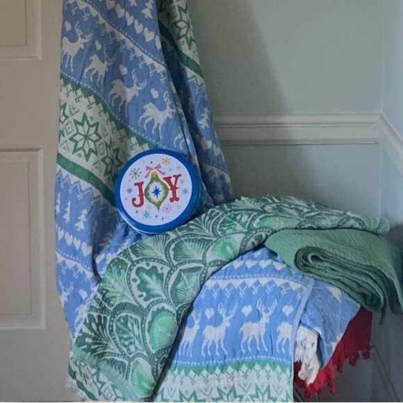 NEW Fair Isle Bunting Set of 2 Blanket Weave 2 Side Inverted Weave Hand Crafted - Picture 7 of 7